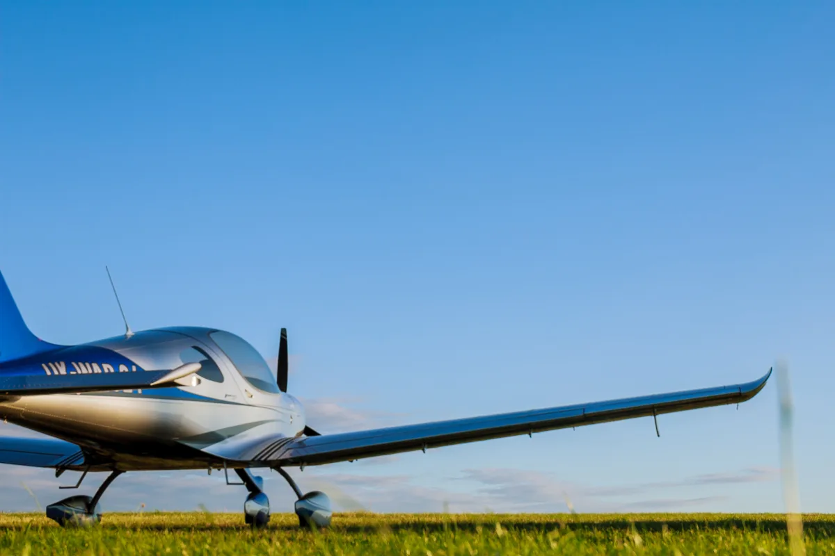 Light Jets unter 5 Millionen: Cirrus Vision Jet, HondaJet Elite II und Phenom 100
