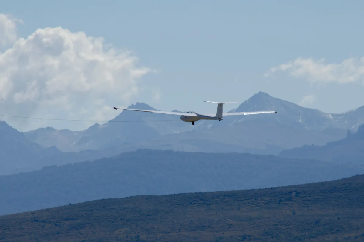 Segelflug erklärt — Thermik, Hangwind, Wellen und wie man sie nutzt - Aircraft Wissen für Einsteiger