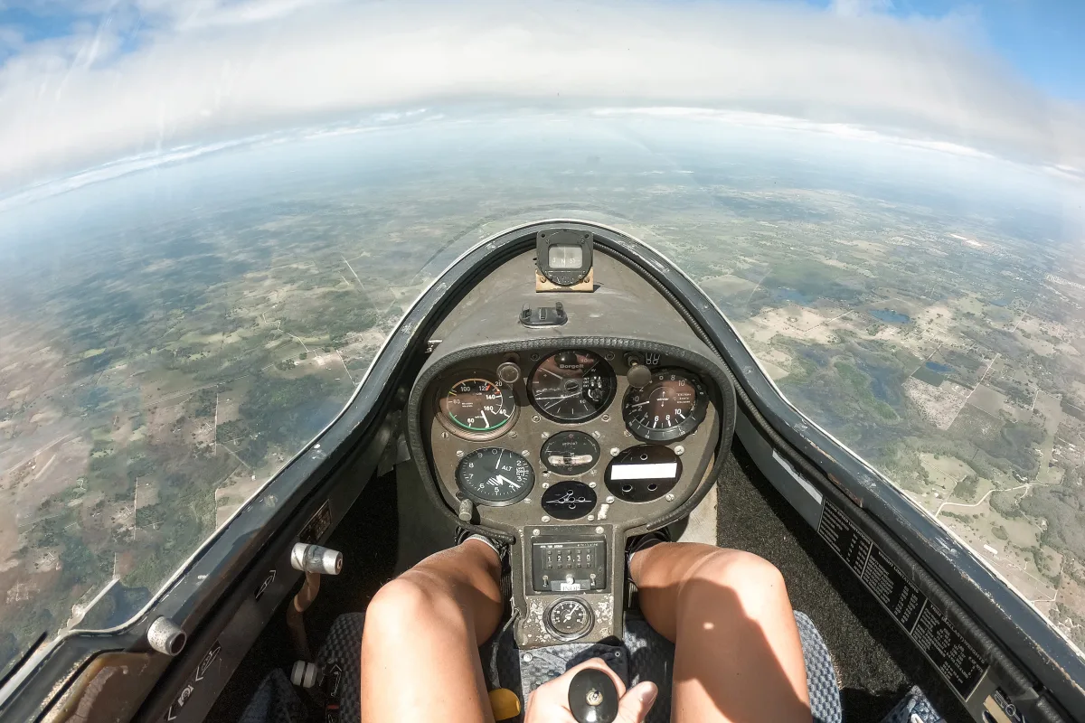 Streckensegelflug — wie Piloten hunderte Kilometer ohne Motor fliegen - Aircraft Wissen für Einsteiger